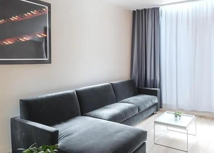 Hyde Park 2-Bedrooms